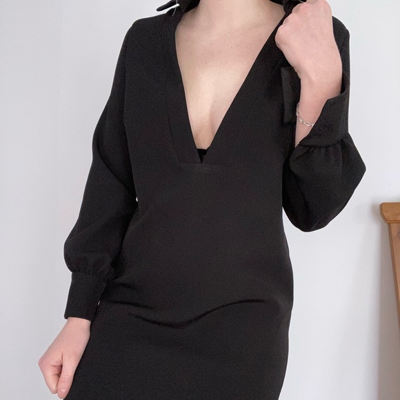 Peace + Love black V collar dress - Picture 5 of 6